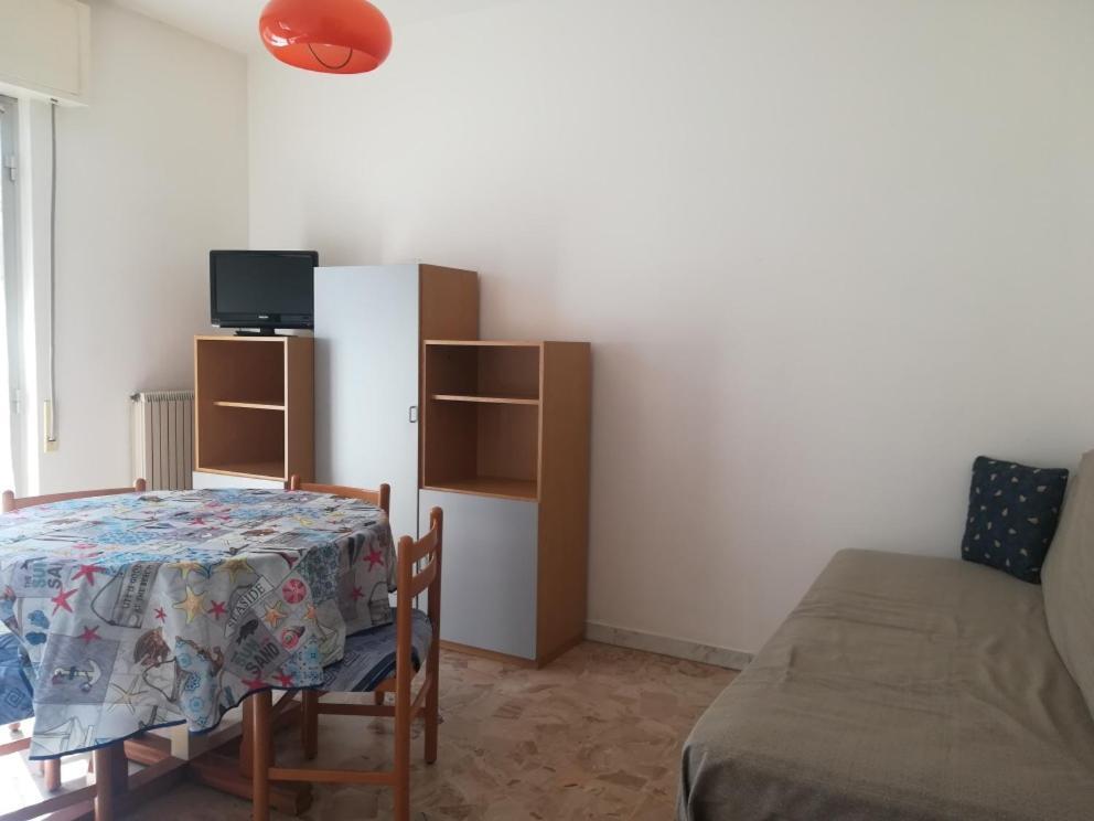 Residence Villa Carmen Fronte Mare A 50 Mt Pietra Ligure Exterior foto